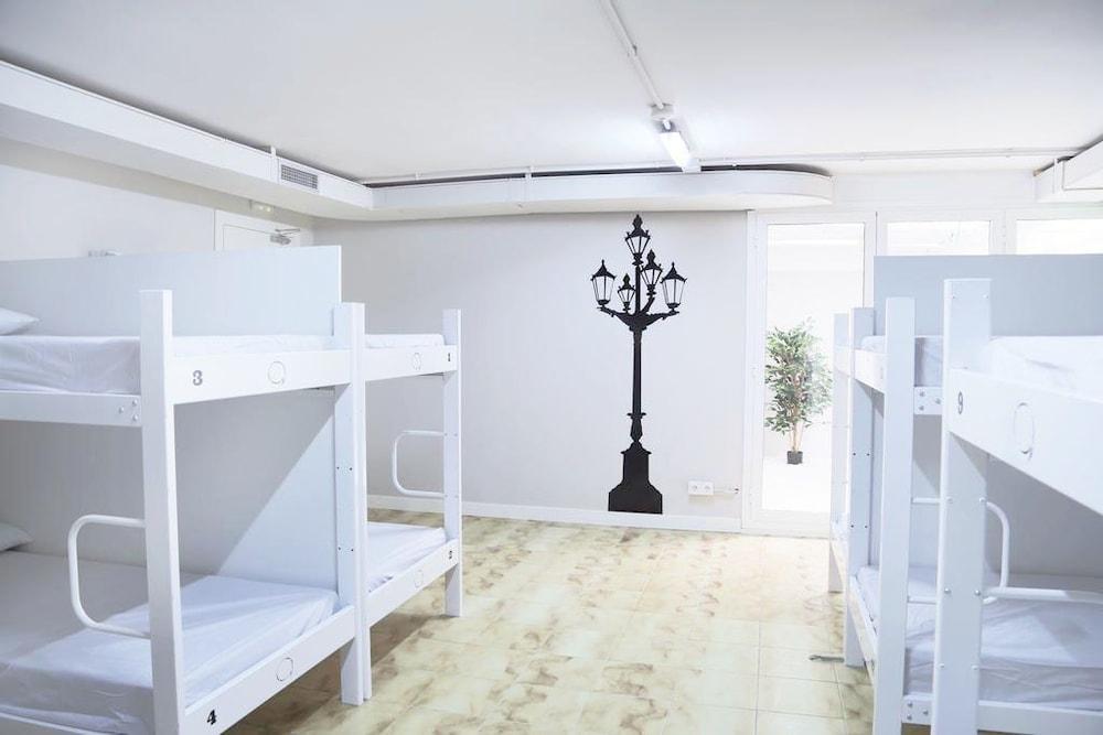 Hola Hostal Eixample Барселона Екстериор снимка