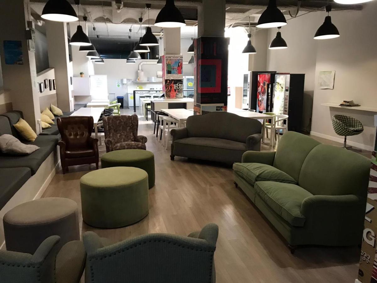 Hola Hostal Eixample Барселона Екстериор снимка
