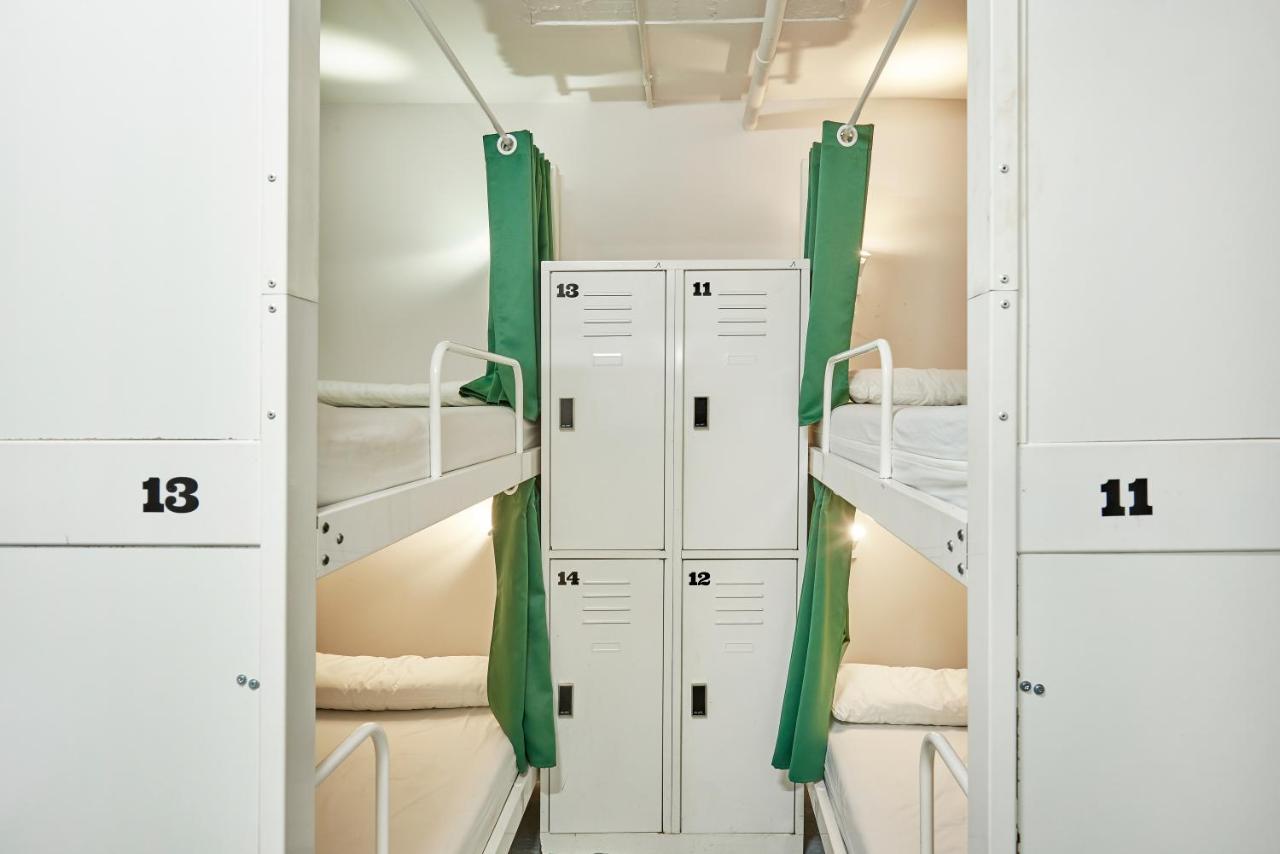 Hola Hostal Eixample Барселона Екстериор снимка