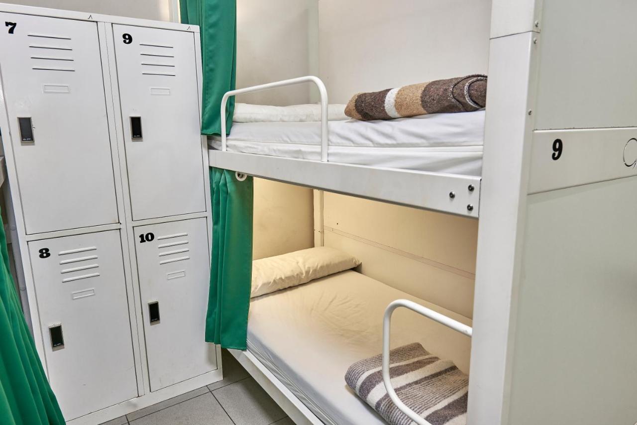 Hola Hostal Eixample Барселона Екстериор снимка