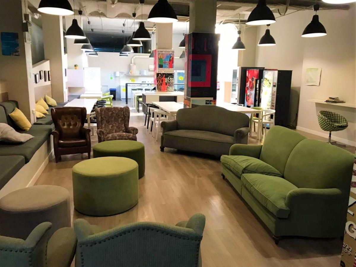 Hola Hostal Eixample Барселона Екстериор снимка