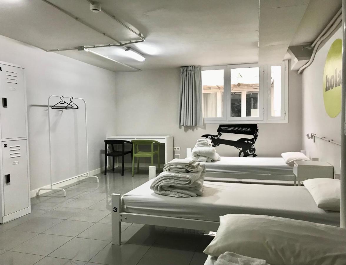 Hola Hostal Eixample Барселона Екстериор снимка
