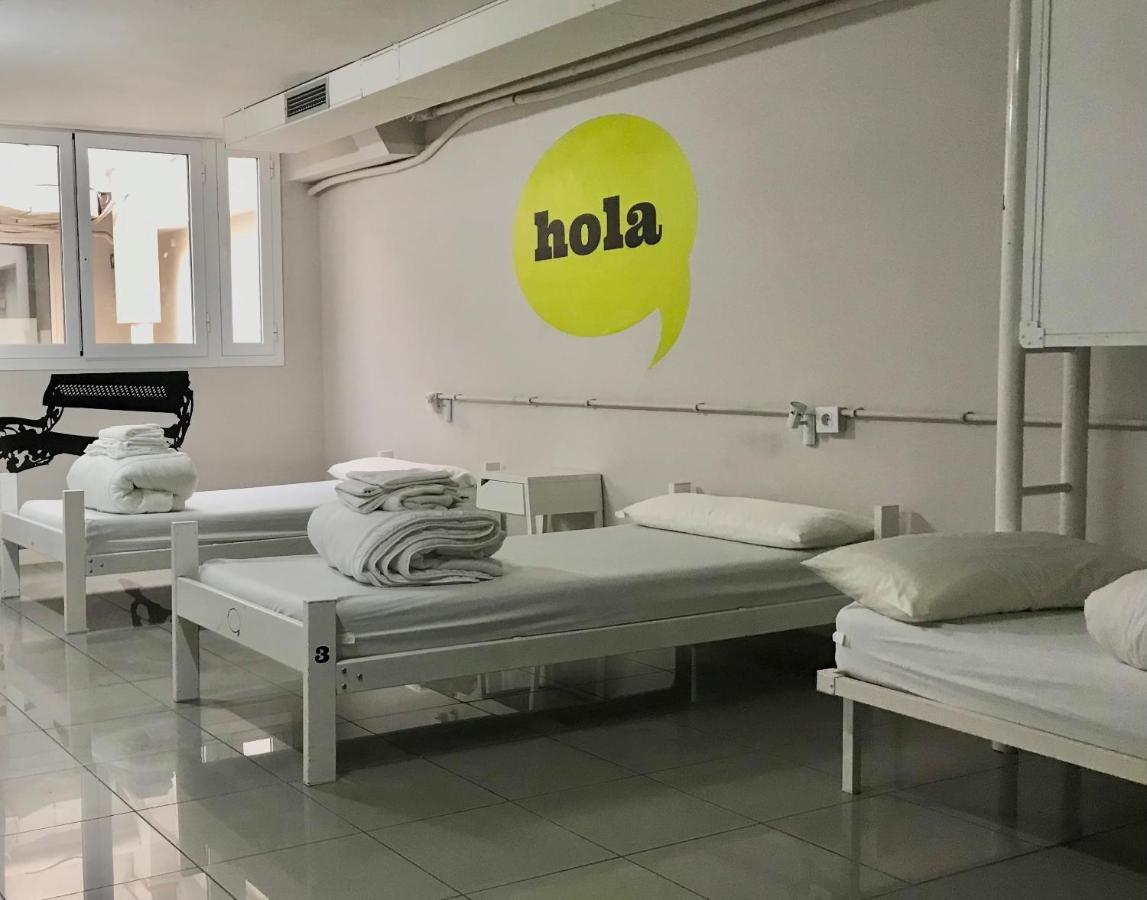 Hola Hostal Eixample Барселона Екстериор снимка