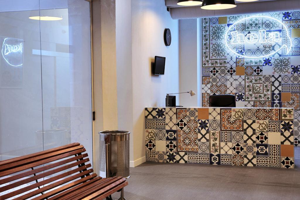 Hola Hostal Eixample Барселона Екстериор снимка