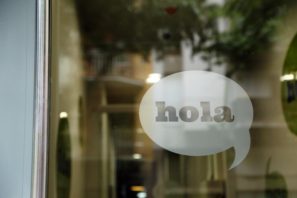 Hola Hostal Eixample Барселона Екстериор снимка