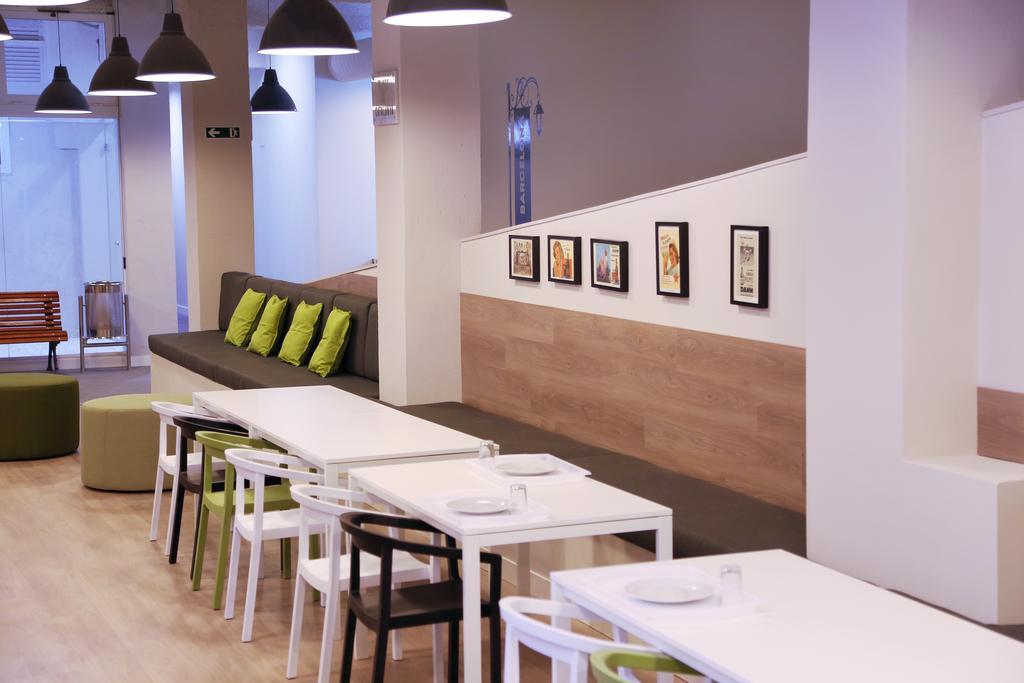 Hola Hostal Eixample Барселона Екстериор снимка