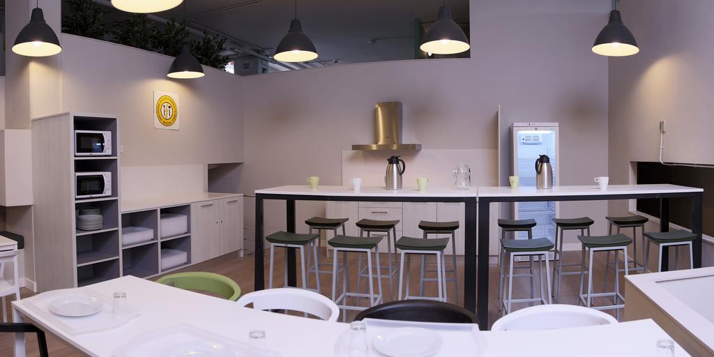 Hola Hostal Eixample Барселона Екстериор снимка