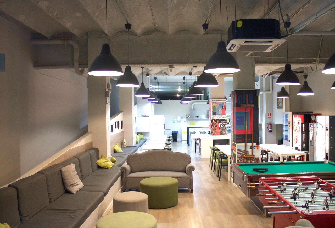 Hola Hostal Eixample Барселона Екстериор снимка
